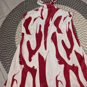 Red and White Abstract Sleeveless Top